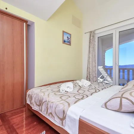 Apartments By The Sea Pisak, Omis - 10323 *