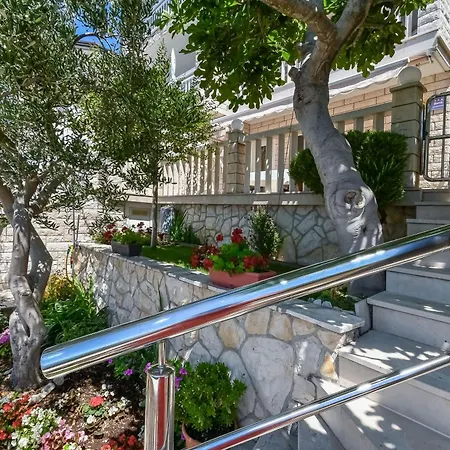 Apartments By The Sea Pisak, Omis - 10323